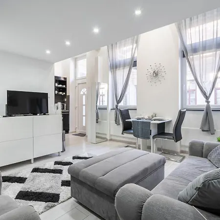 Joyous Era Apartment Budapest Exterior photo